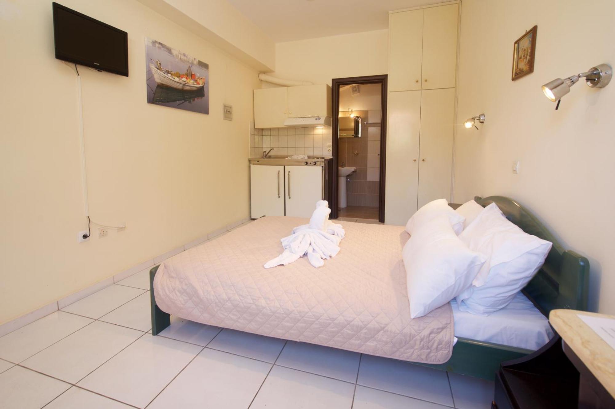 Theodora Studios & Apartments Skala  Екстериор снимка