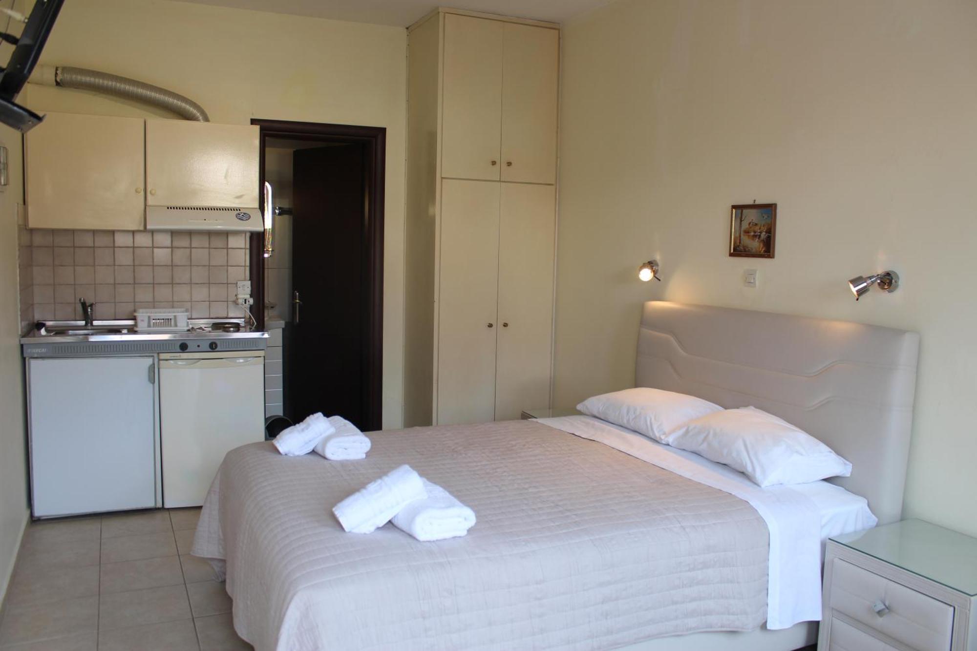 Theodora Studios & Apartments Skala  Екстериор снимка