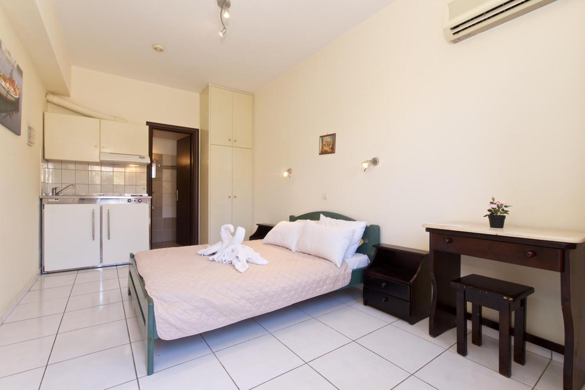 Theodora Studios & Apartments Skala  Екстериор снимка