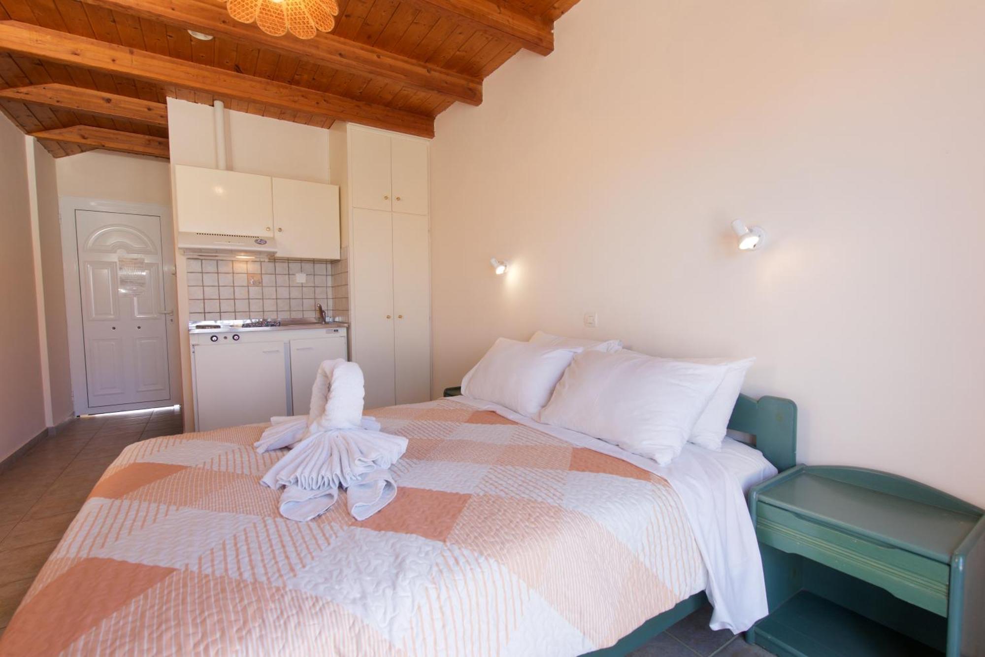 Theodora Studios & Apartments Skala  Екстериор снимка