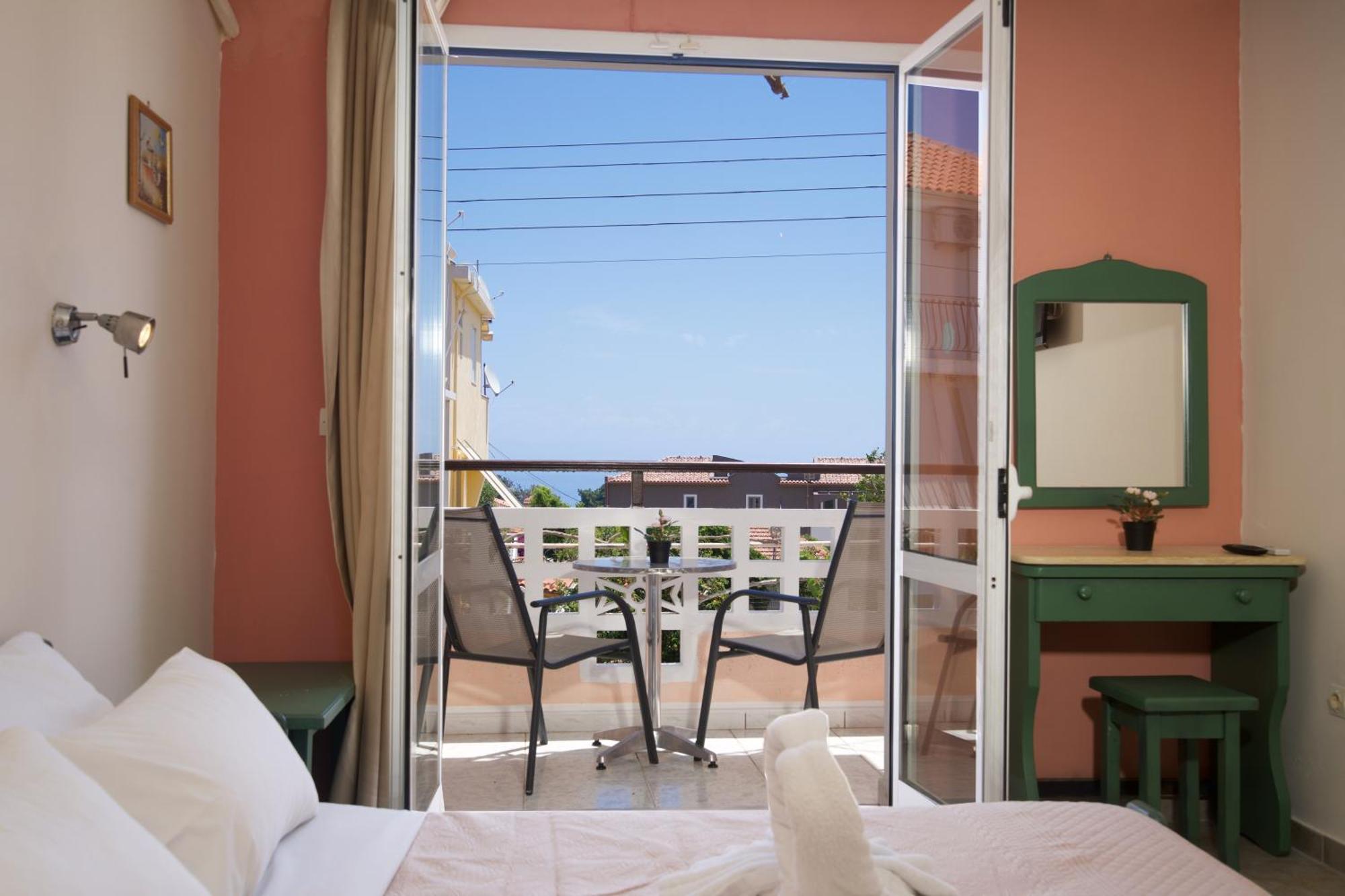 Theodora Studios & Apartments Skala  Екстериор снимка