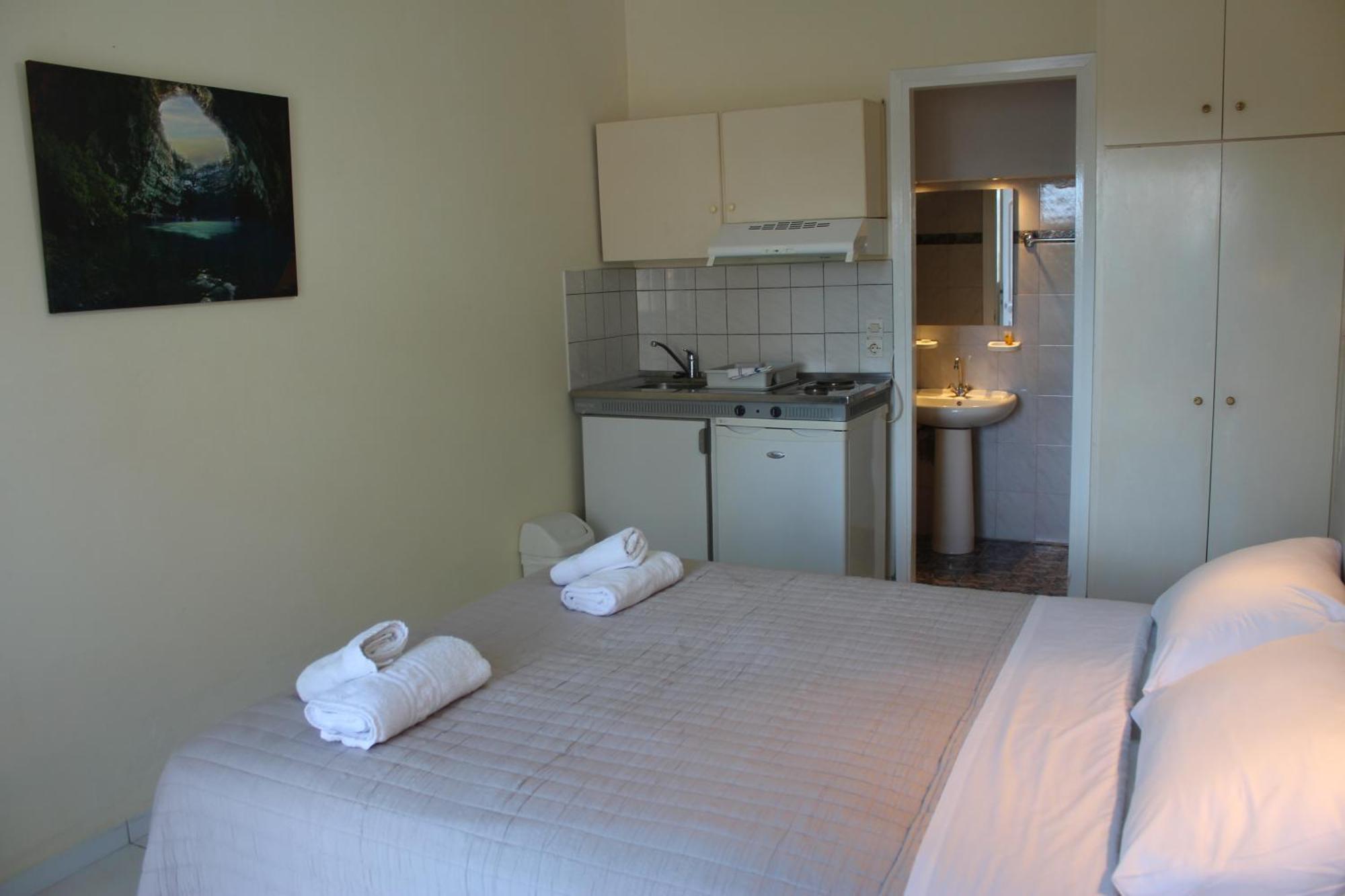 Theodora Studios & Apartments Skala  Екстериор снимка