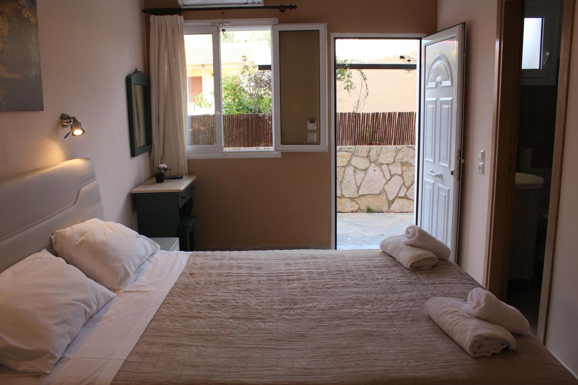 Theodora Studios & Apartments Skala  Екстериор снимка