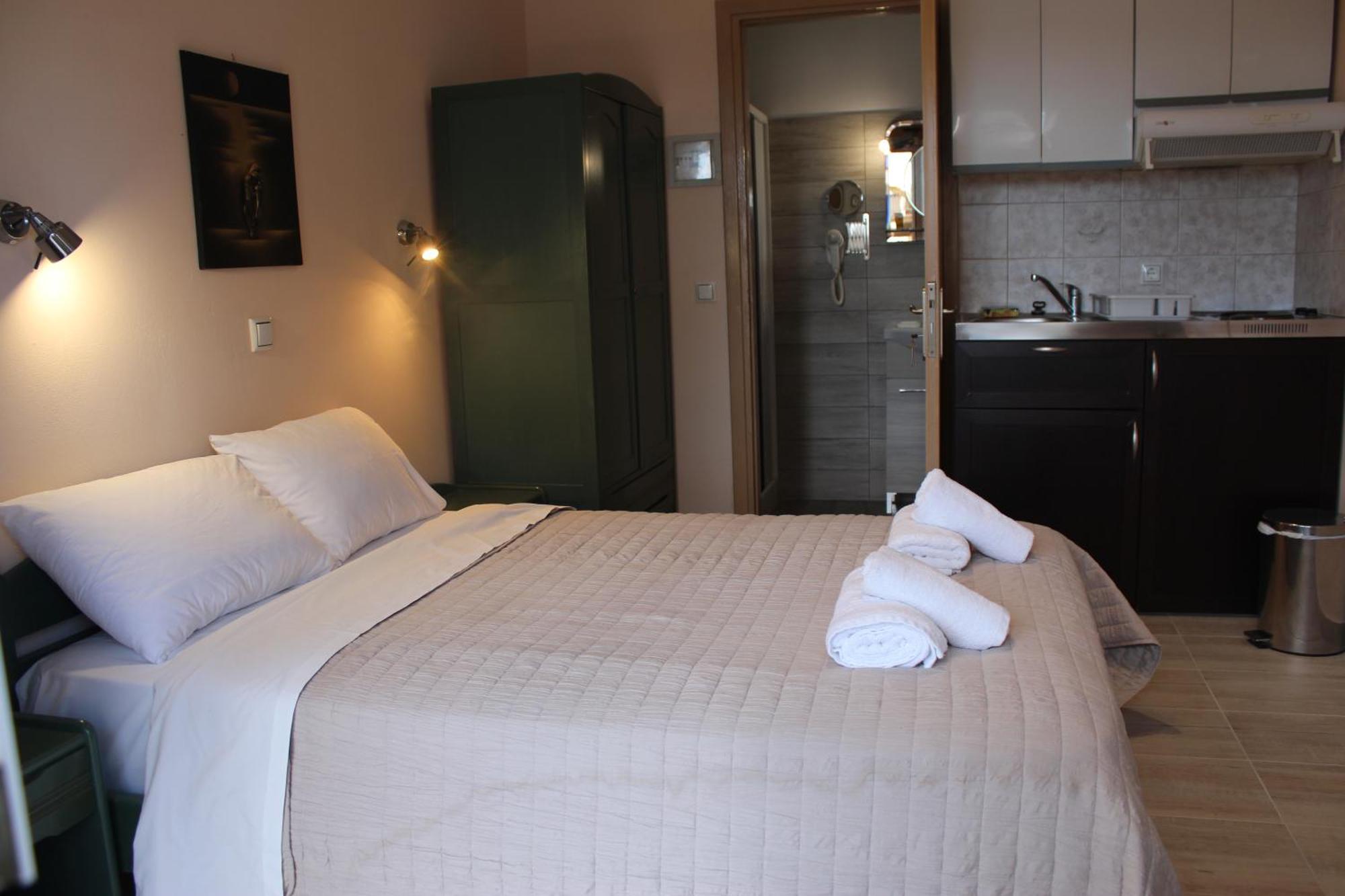 Theodora Studios & Apartments Skala  Екстериор снимка